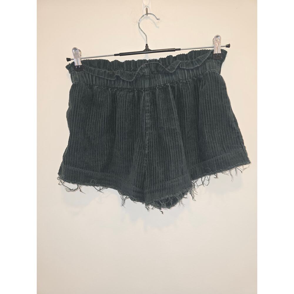 Urban Outfitters Dark Green Ribbed Distressed Shorts size M Preloved